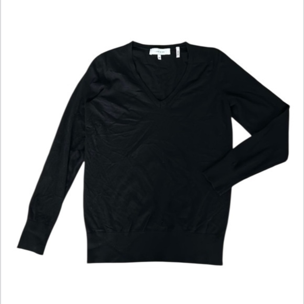 Lark & Ro size medium solid black v-neck sweater